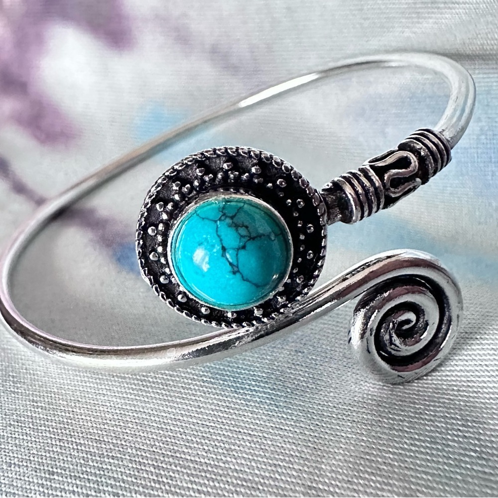 Handcrafted Artisan Jewelry Turquoise Open Cuff Bracelet Womens 6.5 Art to Wear